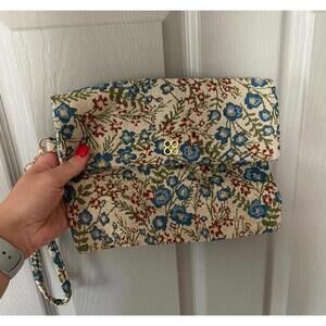 wristlet clutch